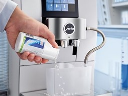 JURA čištění systému rozvodu mléka pomocí funkce One-Touch